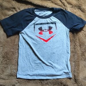 BOYS under armour t shirt